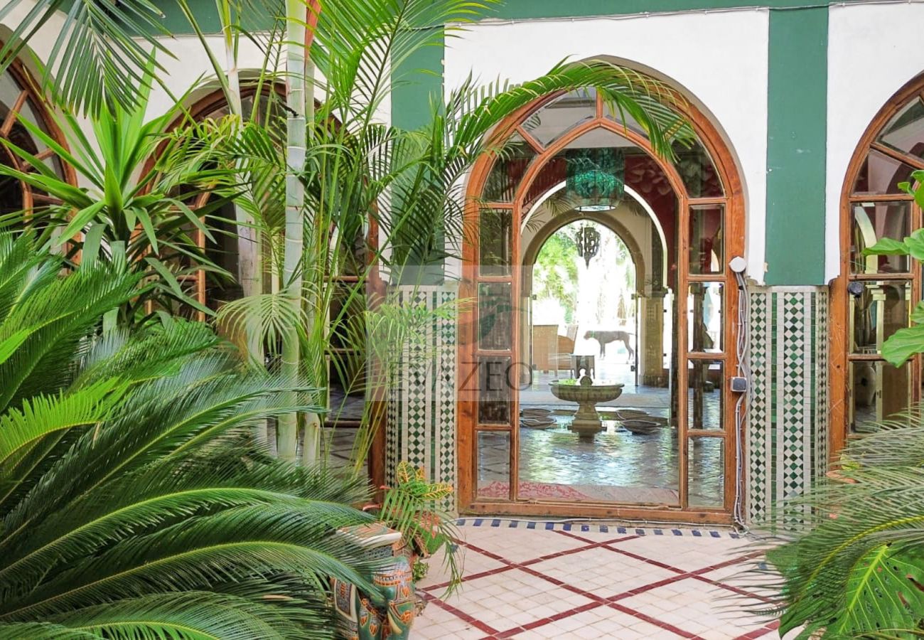 Villa à Marrakech Alentours - VILLA OUSSOUD MAR0011F