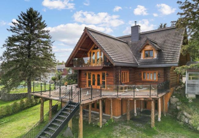 Maison à Laval - CAN017 : La Maison en Bois Rond