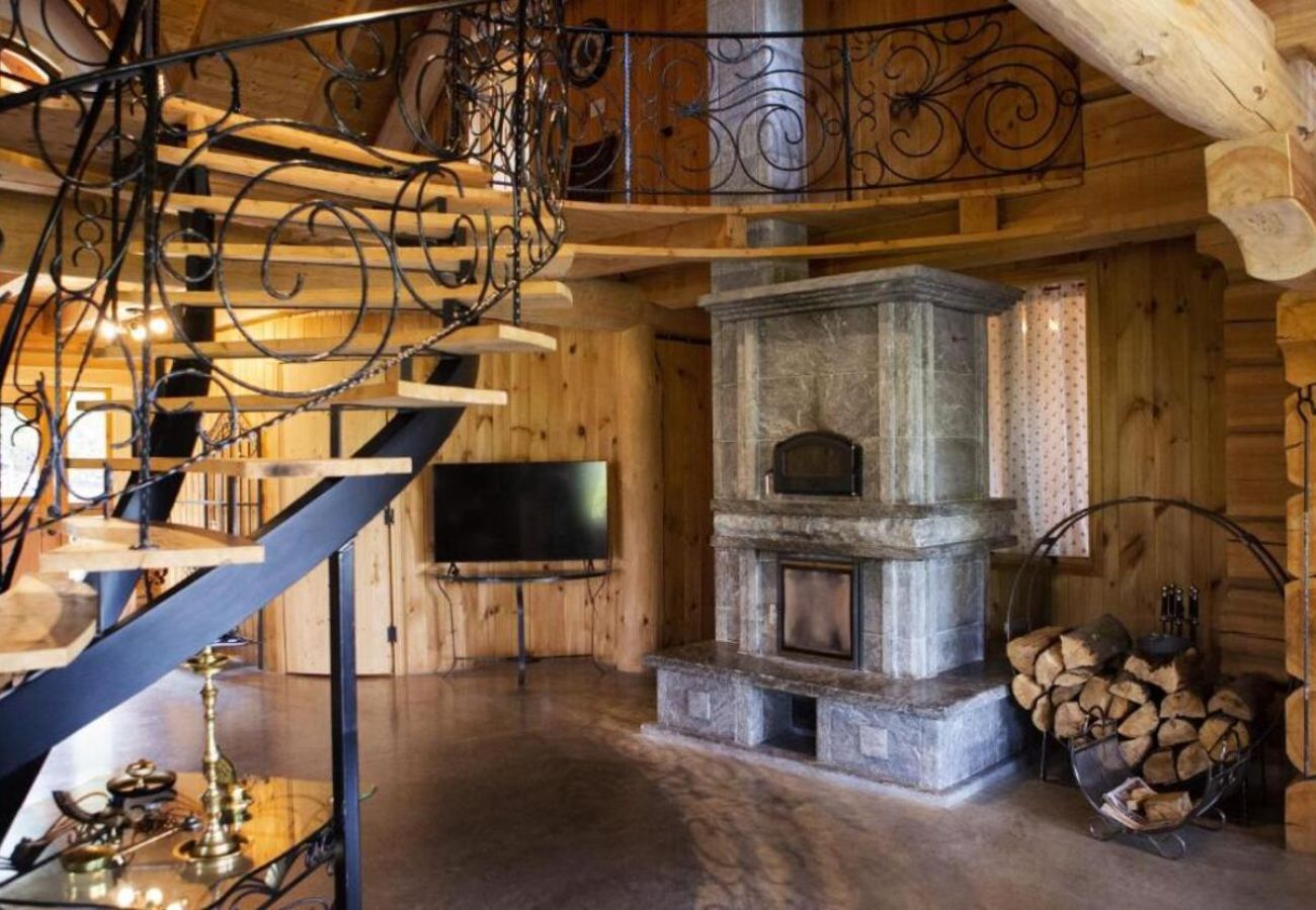 Maison à Laval - CAN017 : La Maison en Bois Rond