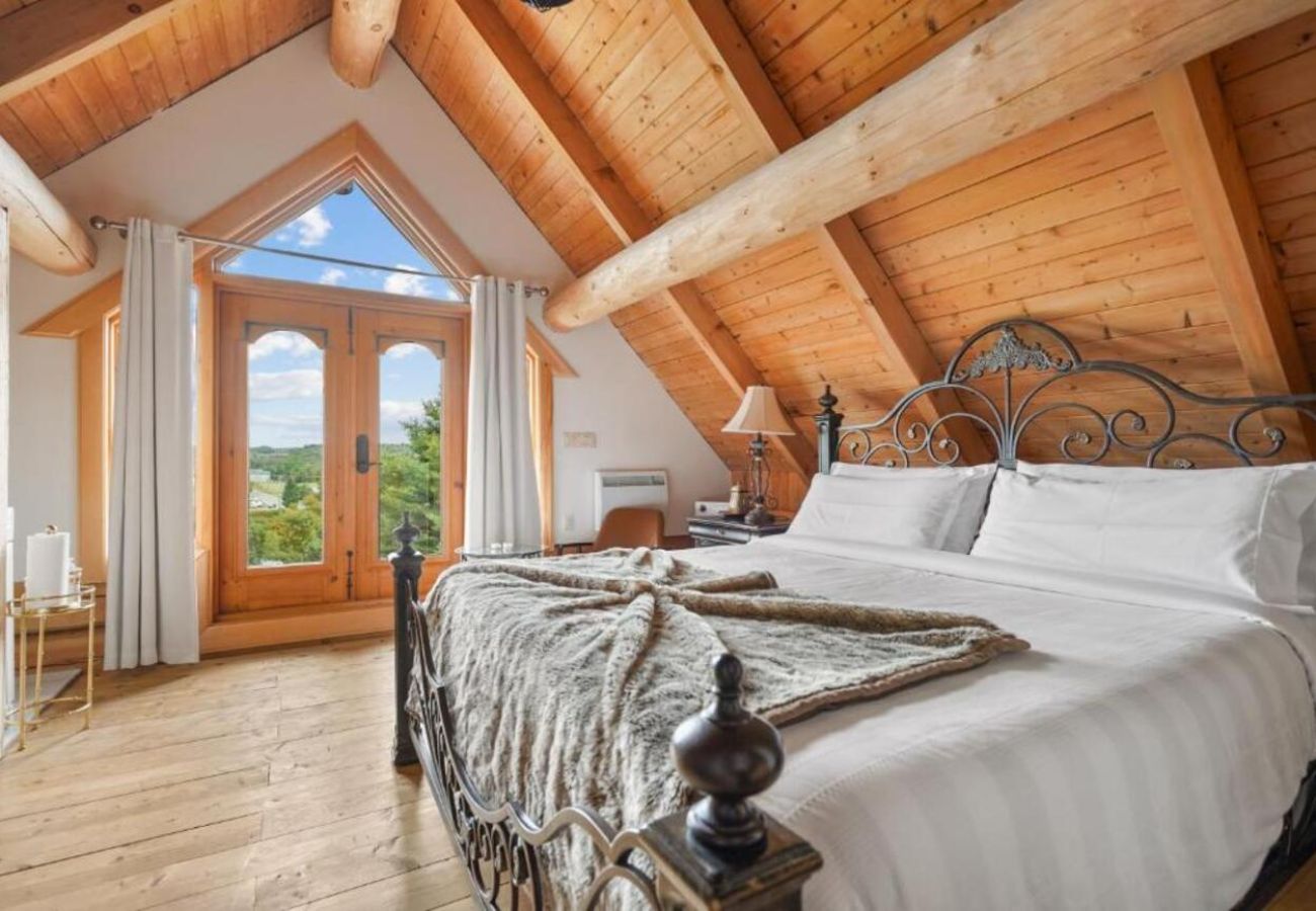 Maison à Laval - CAN017 : La Maison en Bois Rond