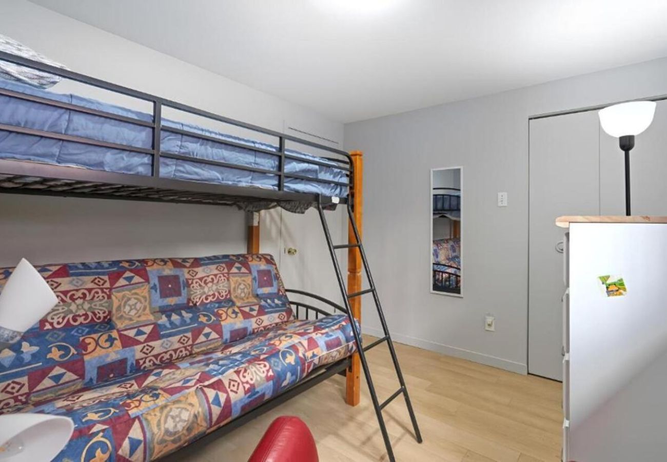 Maison à Laval - CAN018 : Refuge des pentes