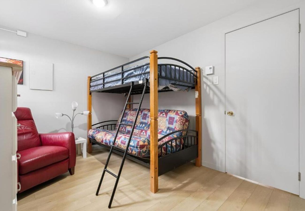 Maison à Laval - CAN018 : Refuge des pentes