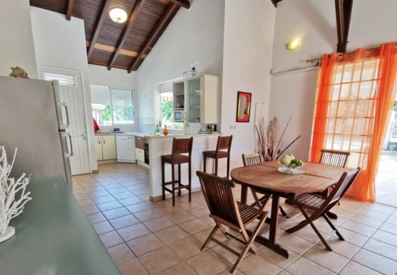 Villa à Sainte-Anne - Villa à Sainte Anne Ref M055b 3ch + 1 appt piscine