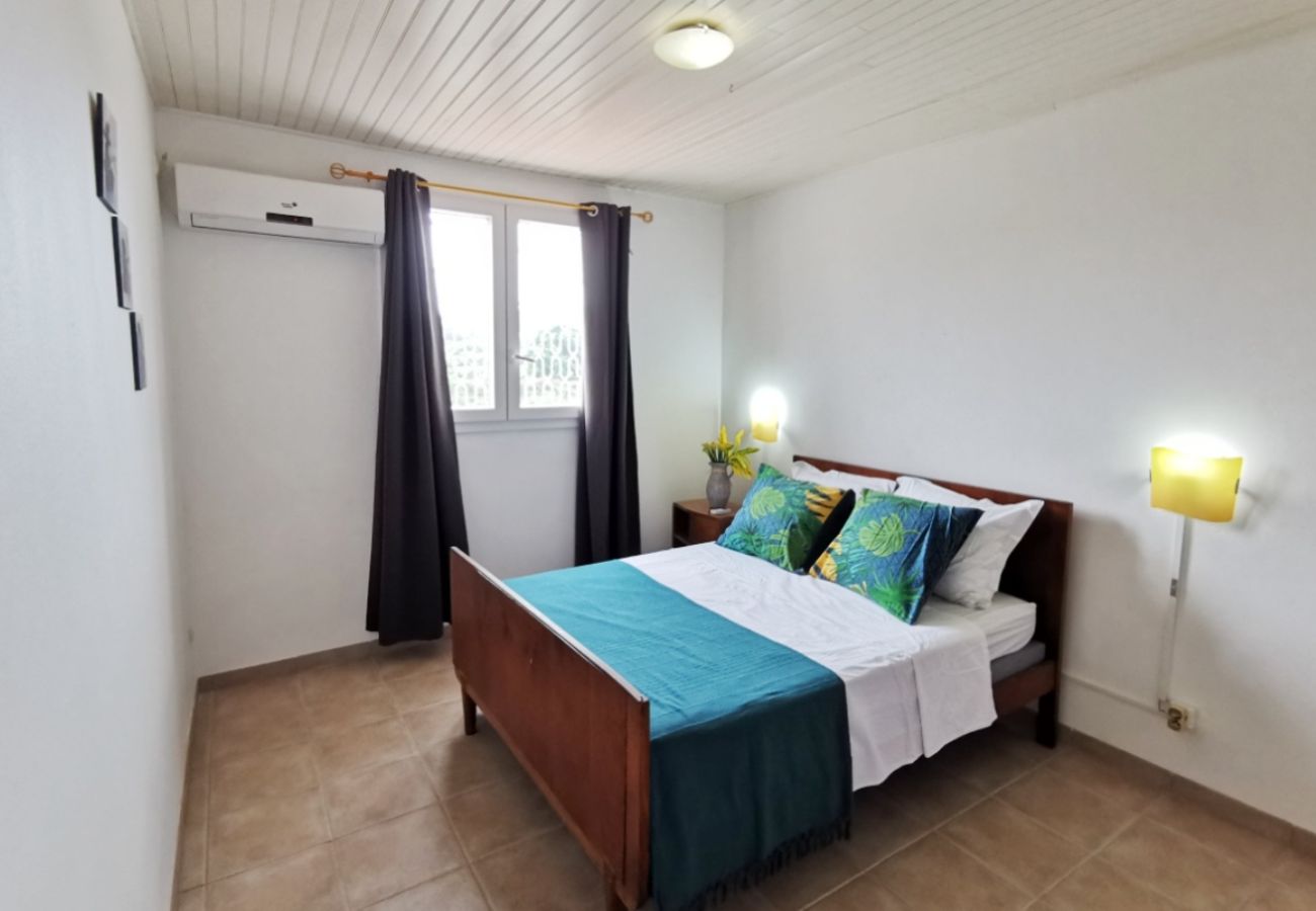 Villa à Sainte-Anne - Villa à Sainte Anne Ref M055b 3ch + 1 appt piscine