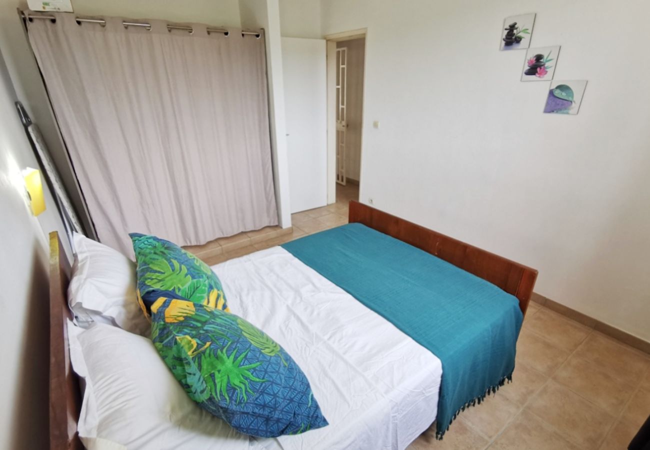 Villa à Sainte-Anne - Villa à Sainte Anne Ref M055b 3ch + 1 appt piscine