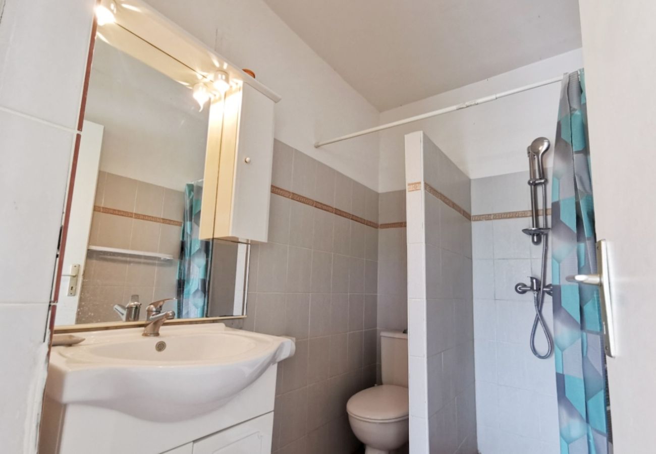 Villa à Sainte-Anne - Villa à Sainte Anne Ref M055b 3ch + 1 appt piscine