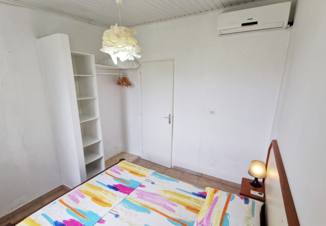 Villa à Sainte-Anne - Villa à Sainte Anne Ref M055b 3ch + 1 appt piscine