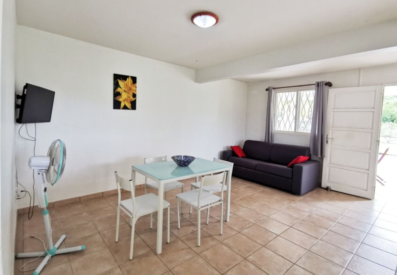 Villa à Sainte-Anne - Villa à Sainte Anne Ref M055b 3ch + 1 appt piscine