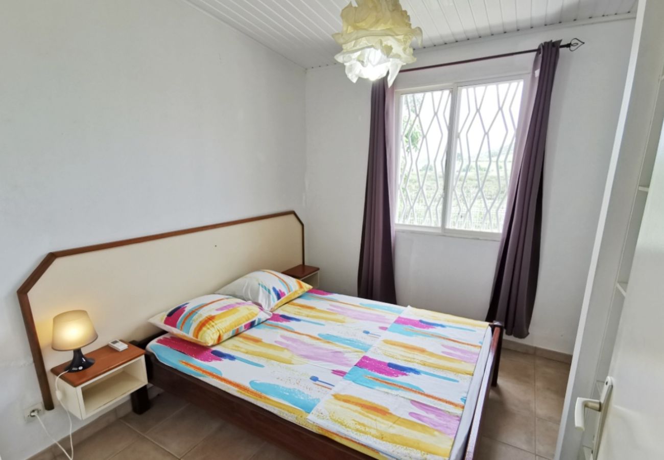 Villa à Sainte-Anne - Villa à Sainte Anne Ref M055b 3ch + 1 appt piscine