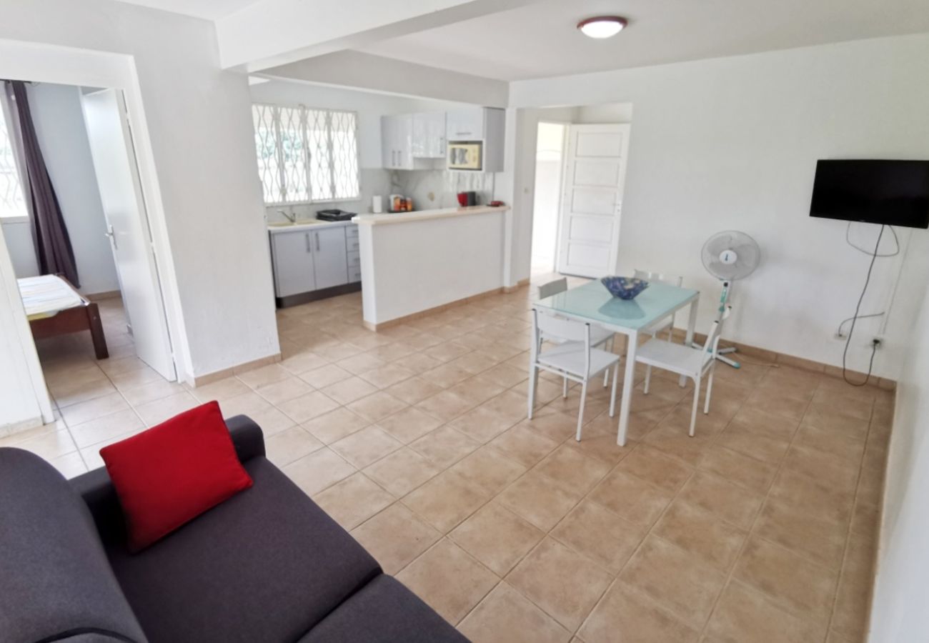 Villa à Sainte-Anne - Villa à Sainte Anne Ref M055b 3ch + 1 appt piscine