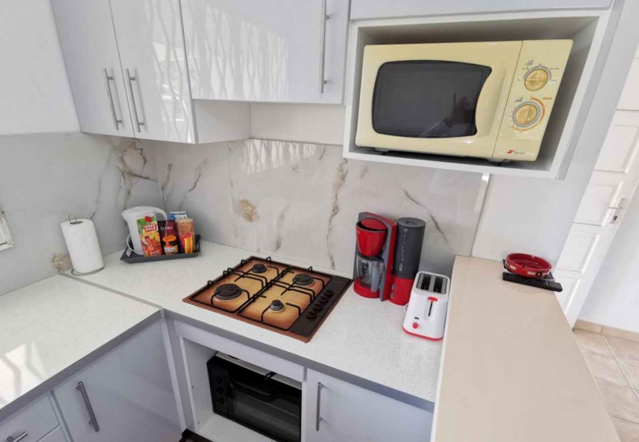 Villa à Sainte-Anne - Villa à Sainte Anne Ref M055b 3ch + 1 appt piscine