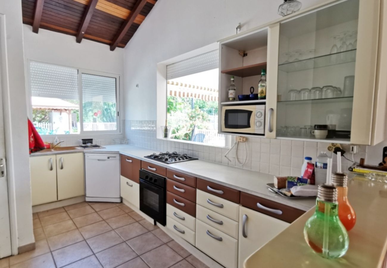Villa à Sainte-Anne - Villa à Sainte Anne Ref M055b 3ch + 1 appt piscine