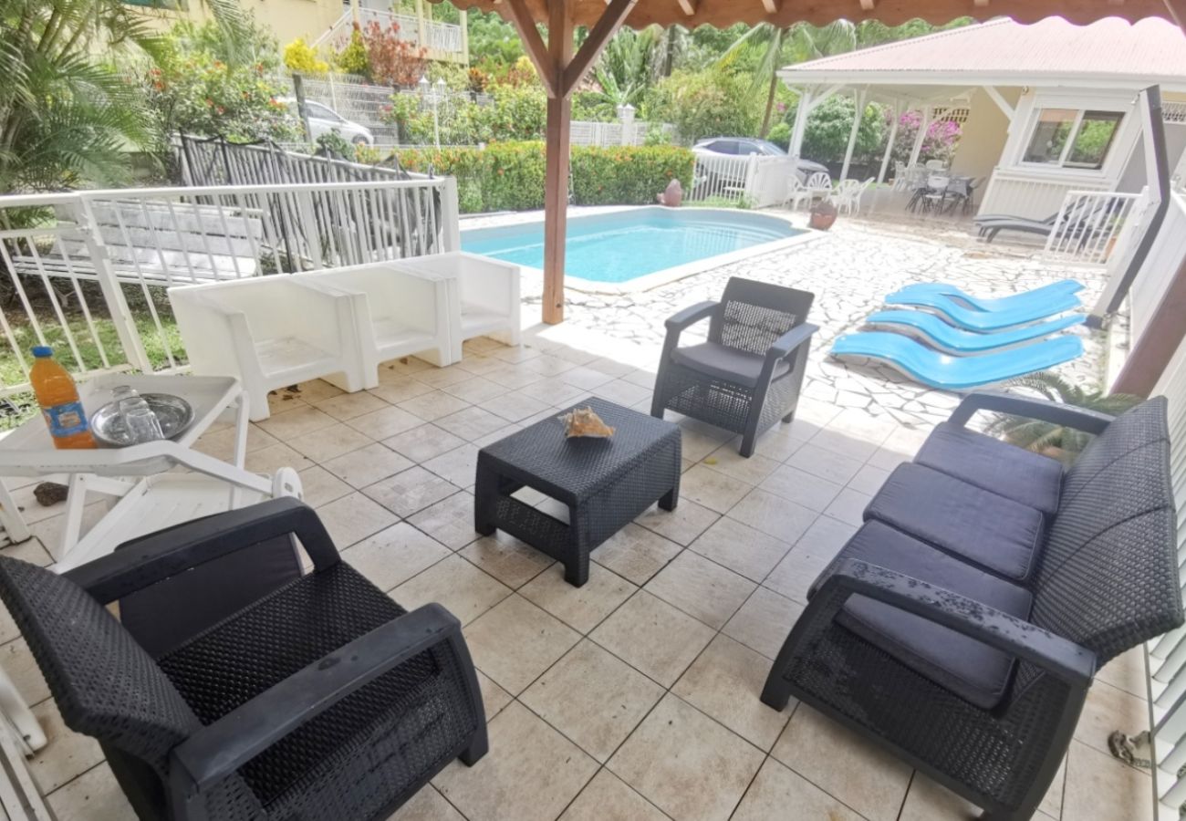 Villa à Sainte-Anne - Villa à Sainte Anne Ref M055b 3ch + 1 appt piscine