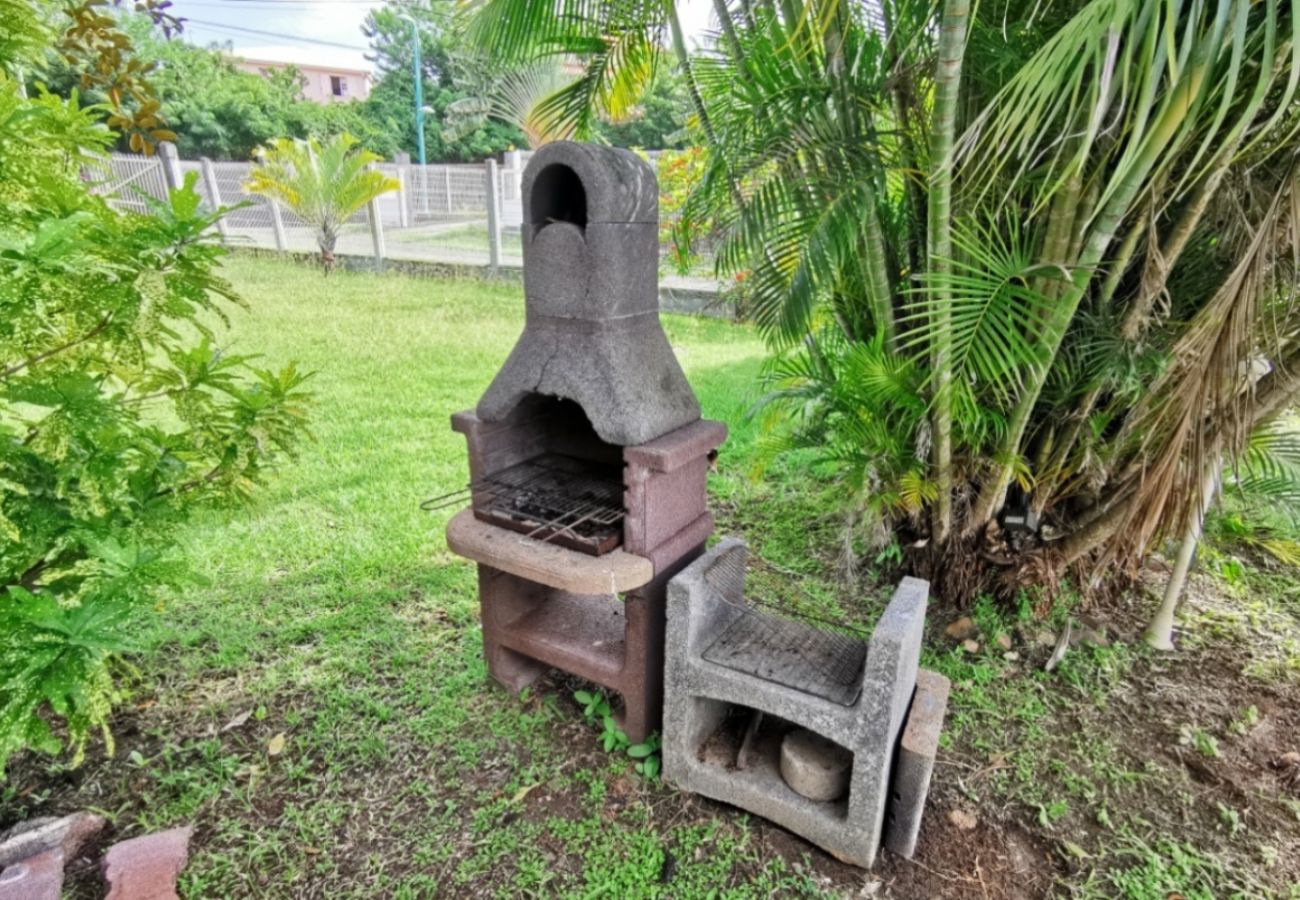 Villa à Sainte-Anne - Villa à Sainte Anne Ref M055b 3ch + 1 appt piscine