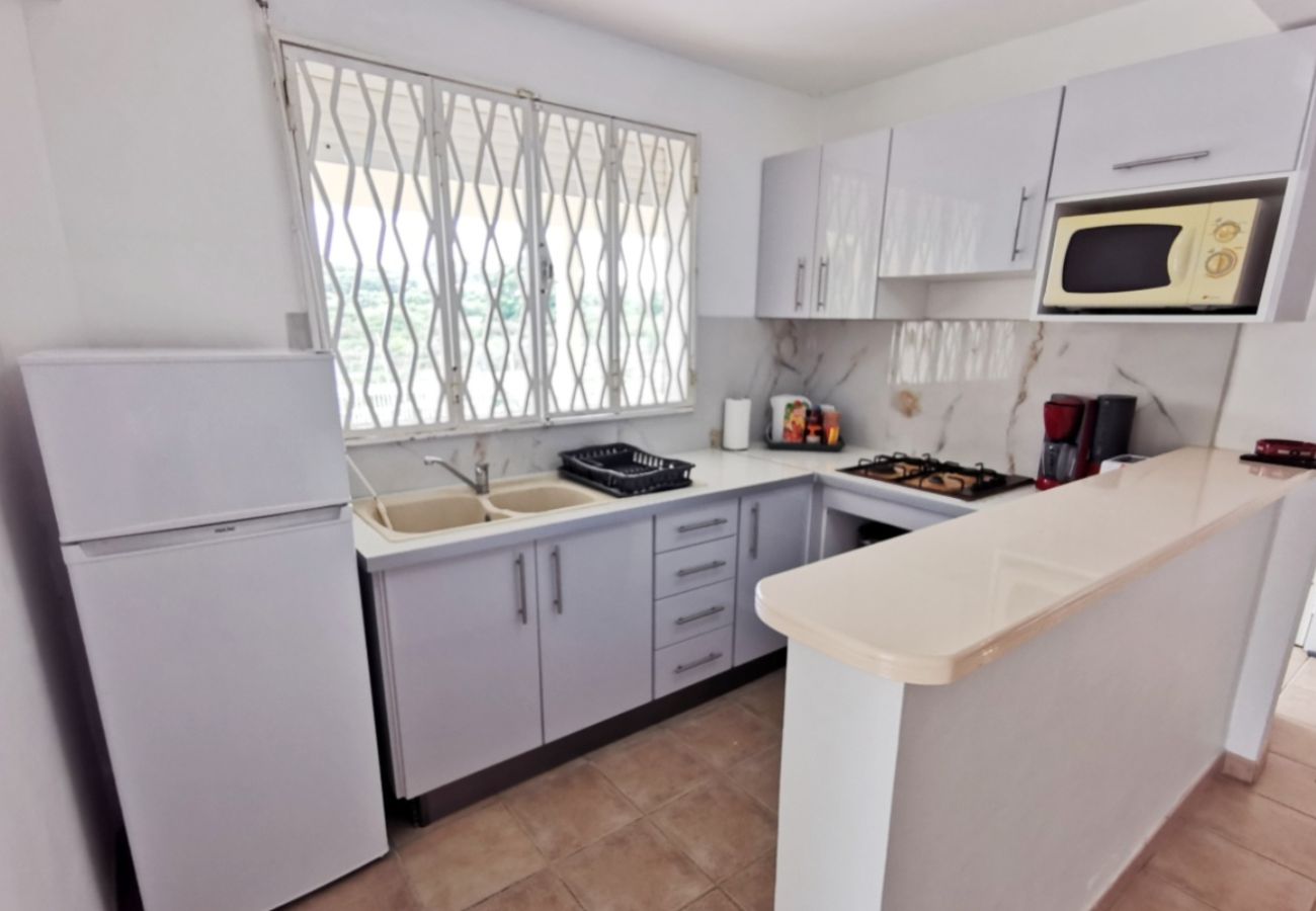 Villa à Sainte-Anne - Villa à Sainte Anne Ref M055b 3ch + 1 appt piscine