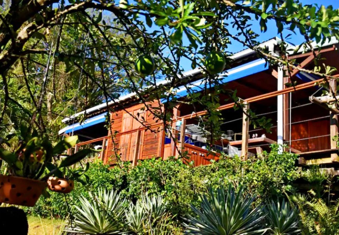 Bungalow à Deshaies - Gite Bleu Outremer 1 à Deshaies ref GEA005