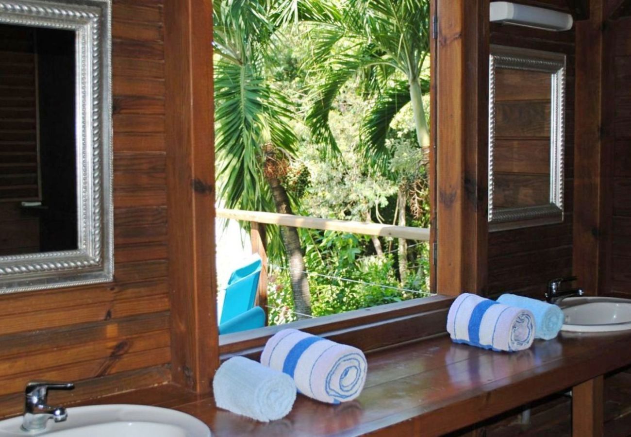 Bungalow à Deshaies - Gite Bleu Outremer 1 à Deshaies ref GEA005