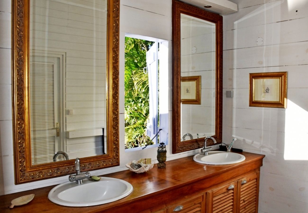 Villa à Deshaies - Villa Bleu Outremer à Deshaies Ref GEA007